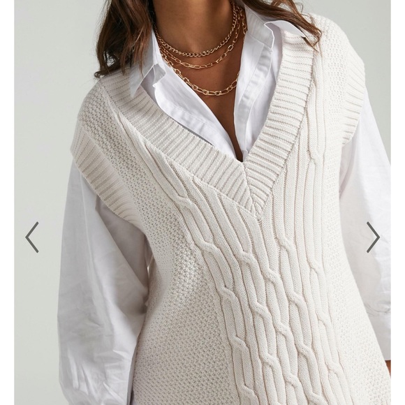 SHOWPO:
CADHA VEST - KNIT VEST IN CREAM - Picture 2 of 5